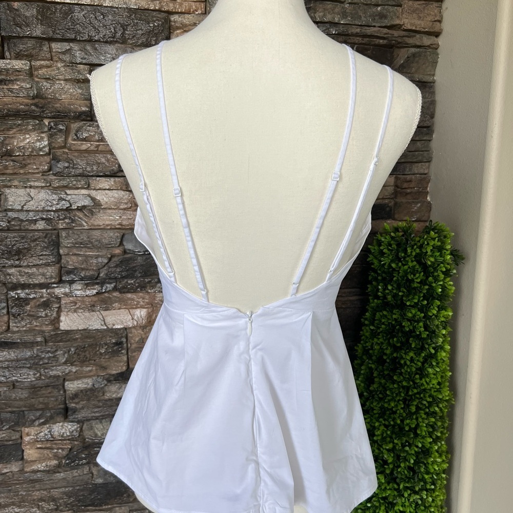 Kendall & Kylie Elegant White Top - Picture 2 of 12